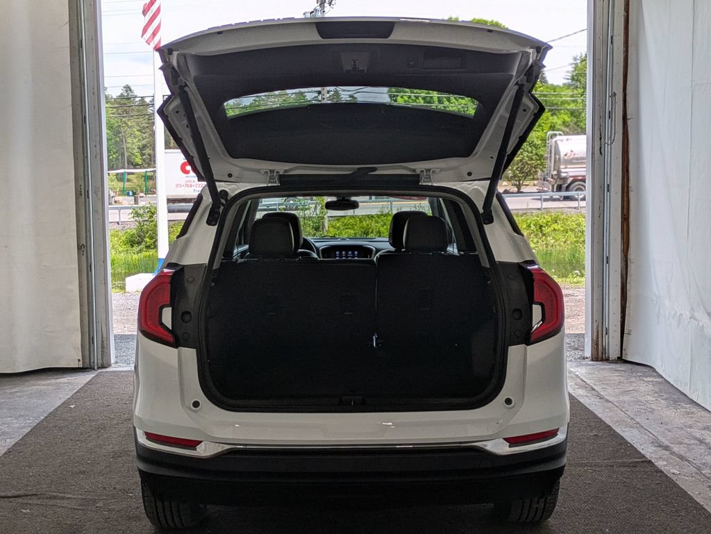 Used 2023 GMC Terrain SLT AWD/4WD image 14