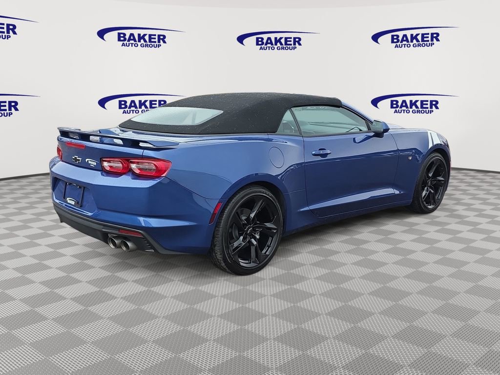 Used 2024 Chevrolet Camaro LT w/ Technology Package RWD image 3
