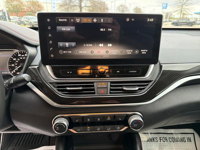 Used 2023 Nissan Altima 2.5 SR w/ SR Premium Package image 18