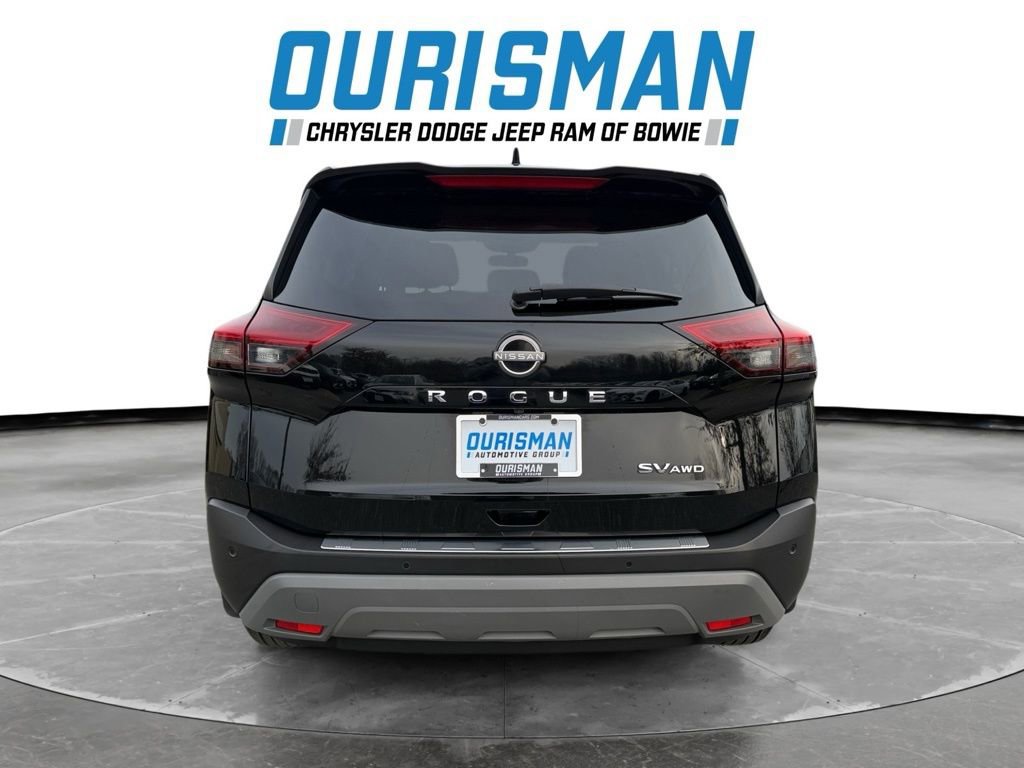 Used 2023 Nissan Rogue SV image 4