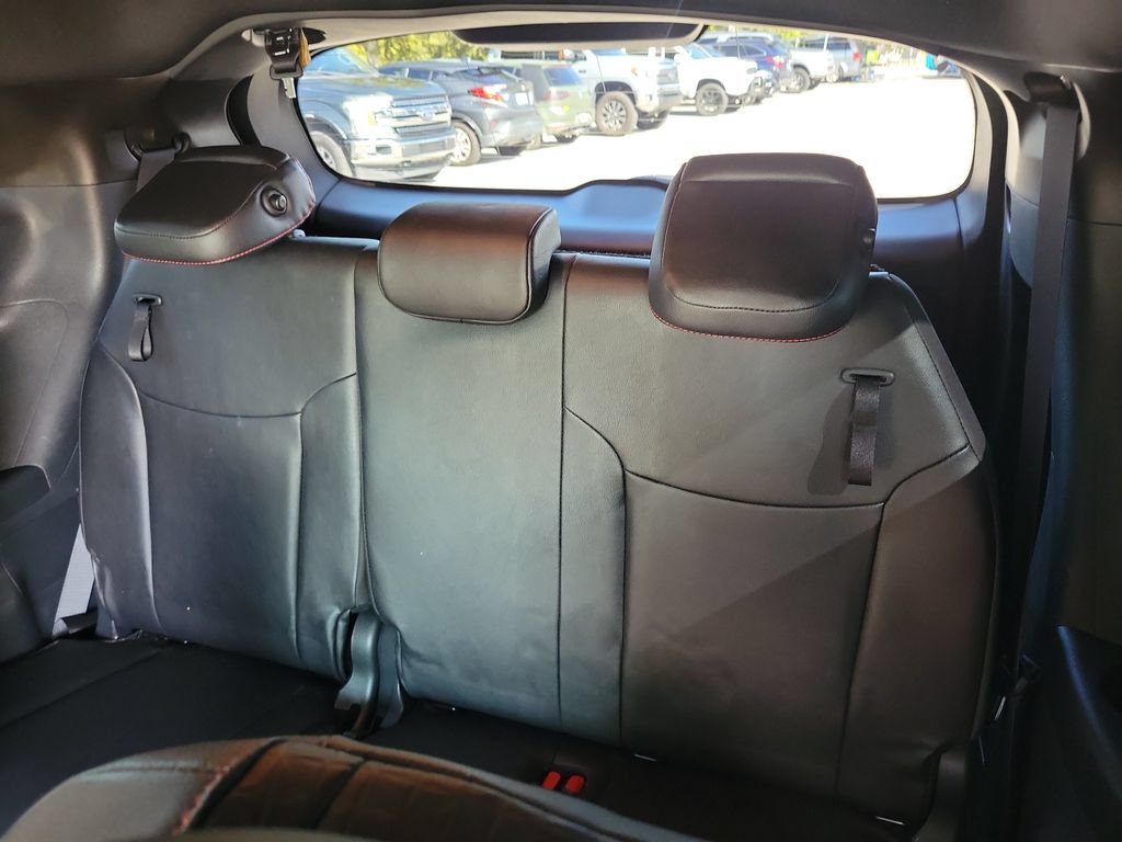 Used 2025 Toyota Sienna XSE FWD image 23