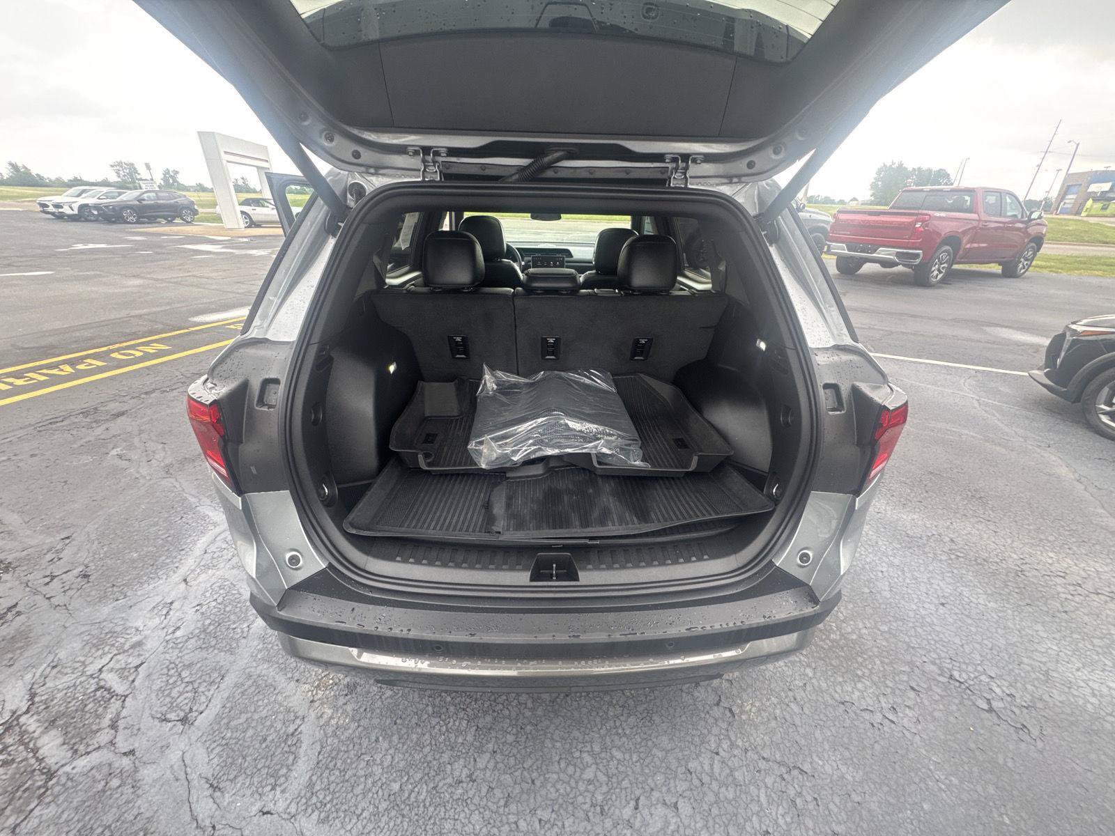 Used 2026 GMC Terrain Elevation w/ Elevation Premium Package AWD/4WD image 14