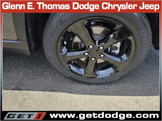 Certified 2022 Jeep Grand Cherokee L Laredo AWD/4WD image 39