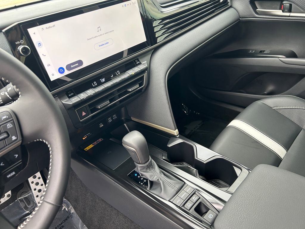 Used 2026 Toyota Camry Hybrid w/ Multimedia Upgrade Package FWD image 18