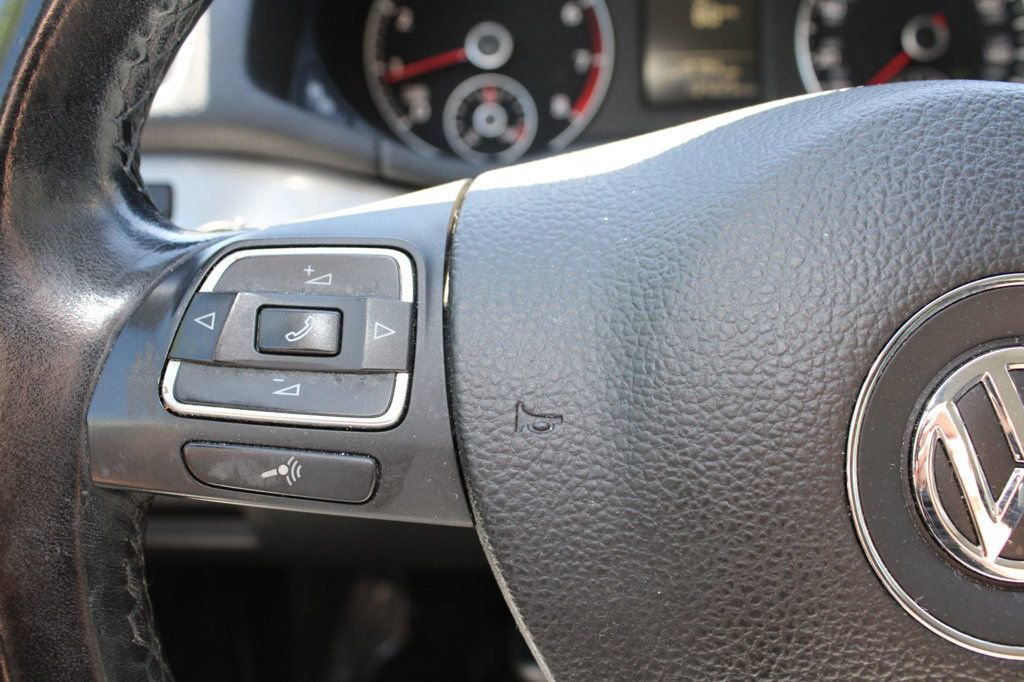 Used 2015 Volkswagen Passat 1.8T Wolfsburg Edition image 17