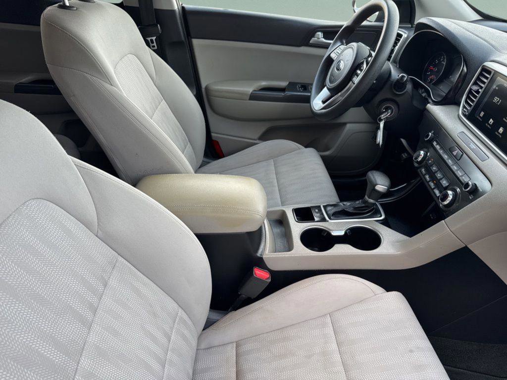 Used 2020 Kia Sportage LX image 30
