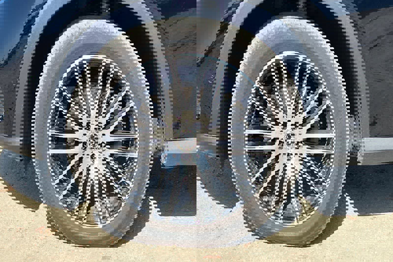 Used 2025 Mercedes-Benz GLC 300 image 12