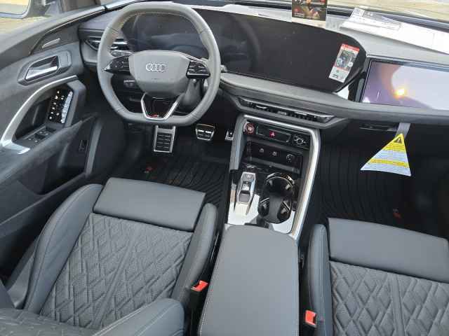 New 2025 Audi SQ5 Prestige image 39