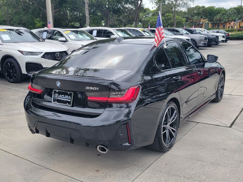 Used 2024 BMW 330i Sedan w/ M Sport Package RWD image 7