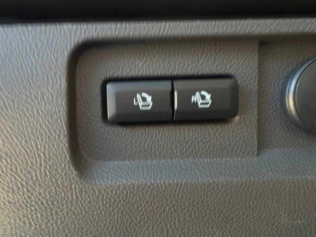 Used 2020 Lincoln Nautilus Reserve image 11