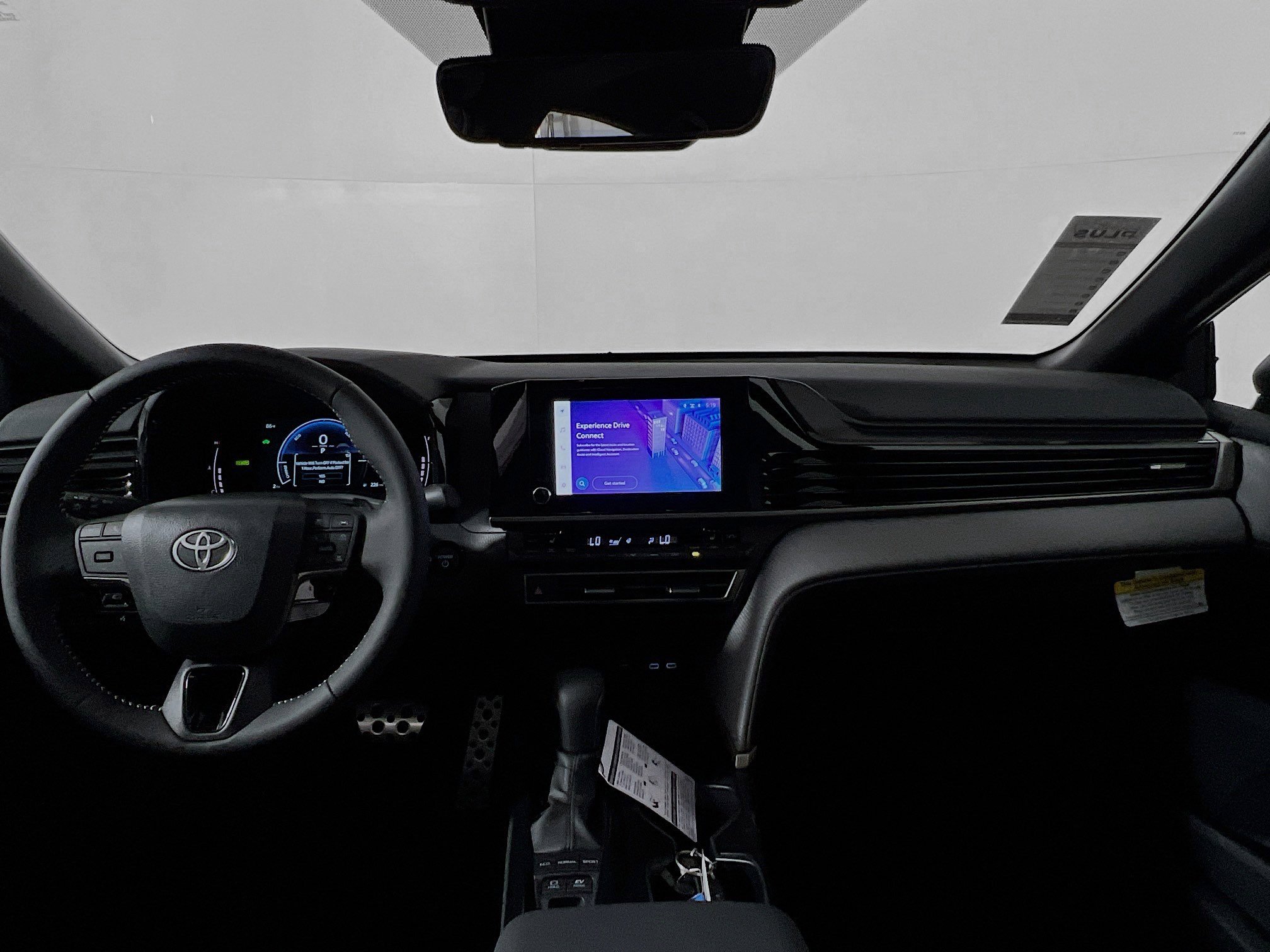 Used 2025 Toyota Camry SE w/ Convenience Package image 30