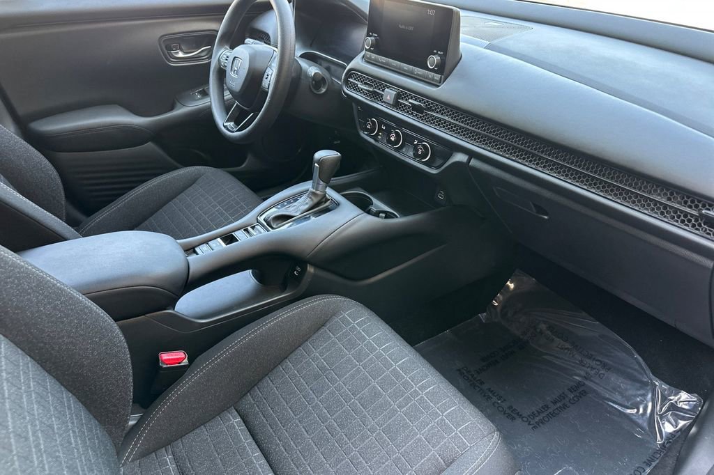 Certified 2025 Honda HR-V LX image 17