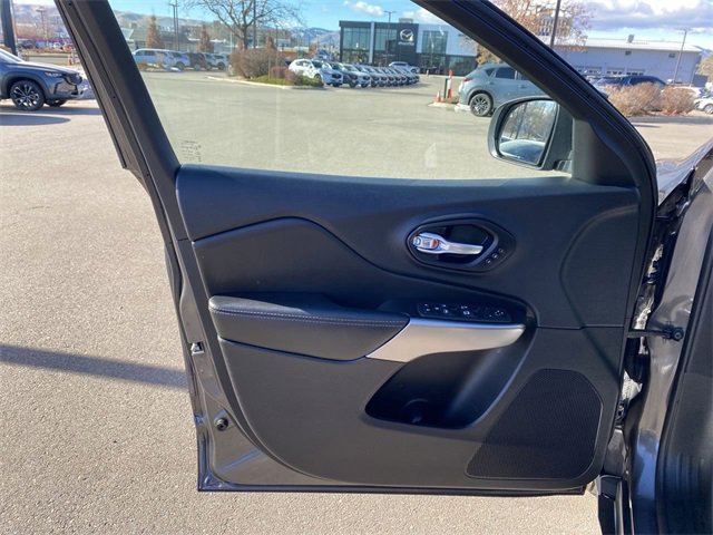 Used 2022 Jeep Cherokee Limited image 11