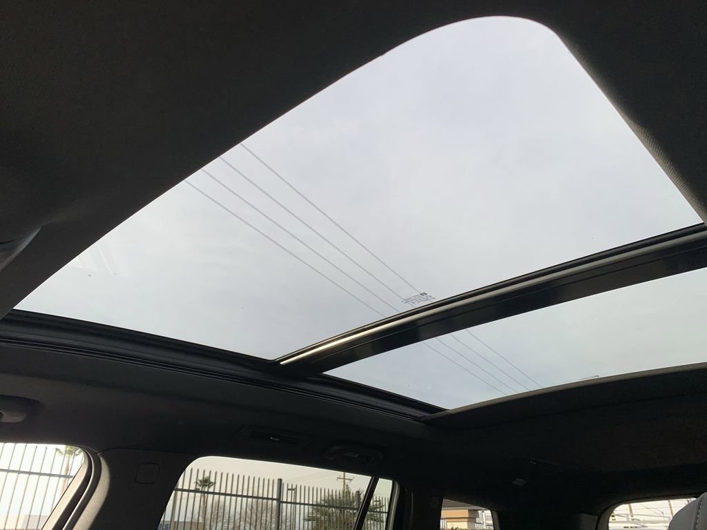 Used 2023 Cadillac XT6 Premium Luxury image 16