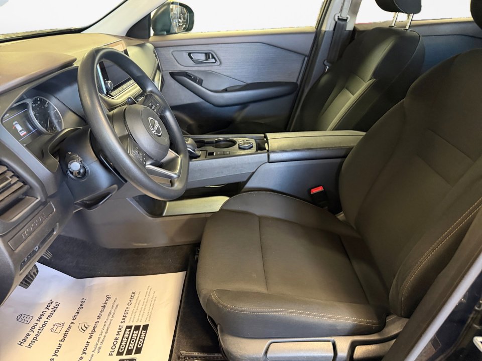 Used 2023 Nissan Rogue S AWD/4WD image 11