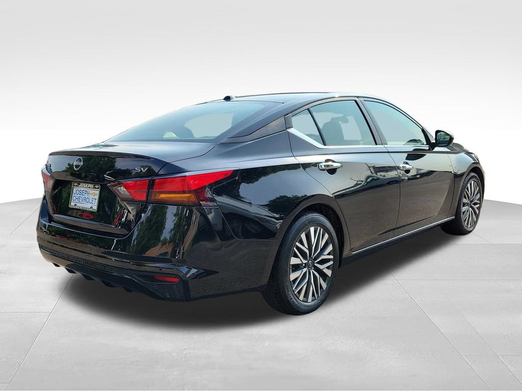 Used 2024 Nissan Altima 2.5 SV FWD image 4