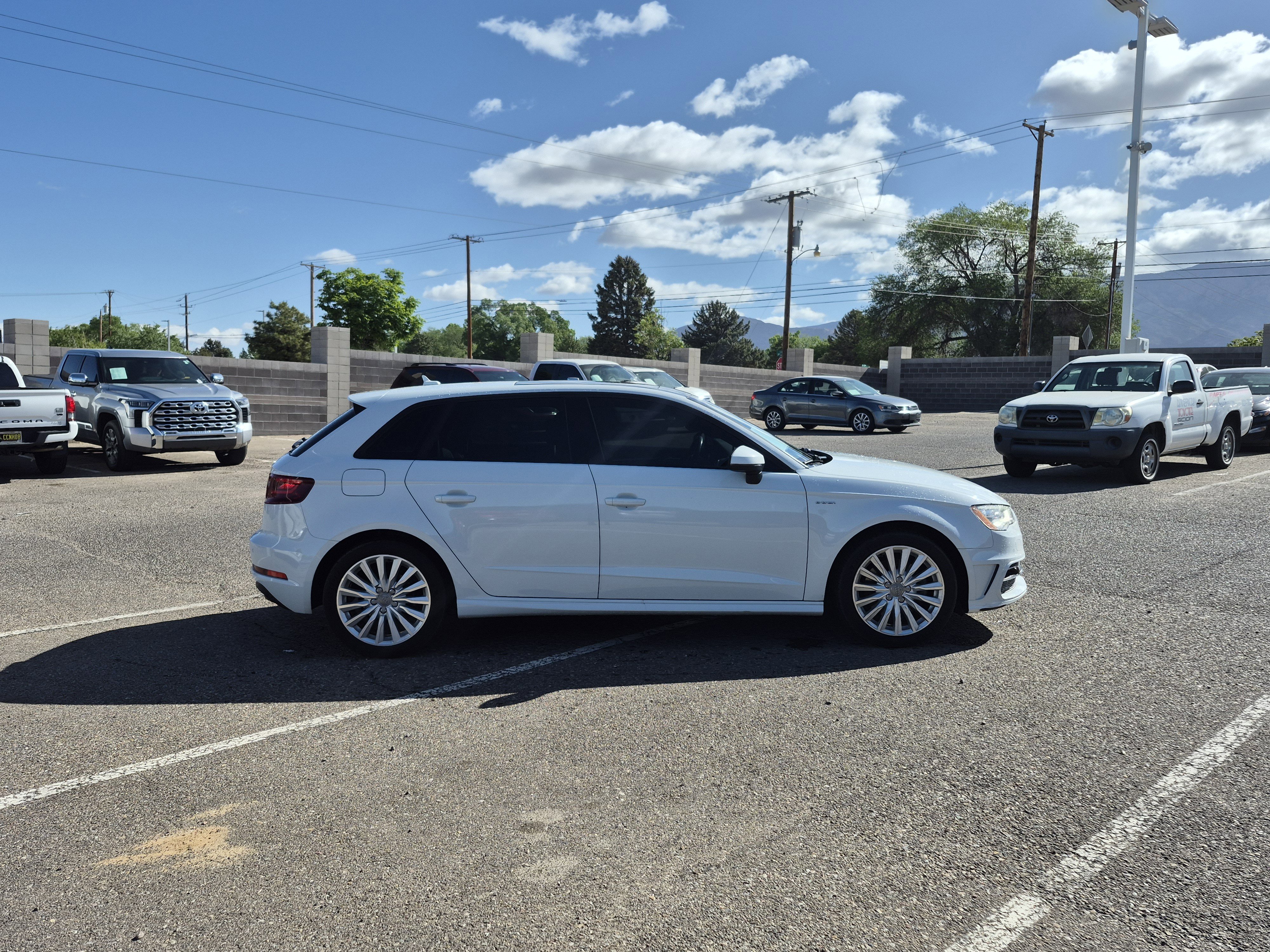 Used 2016 Audi A3 e-tron Premium w/ Audi MMI Navigation Plus FWD image 5