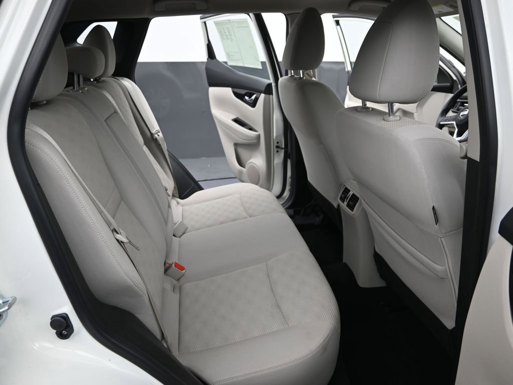 Used 2018 Nissan Rogue Sport SV image 12