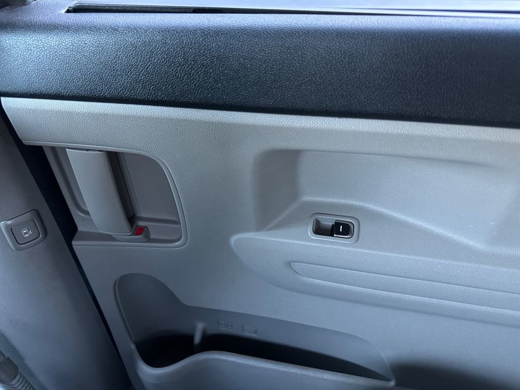 Used 2019 Kia Sedona EX image 37