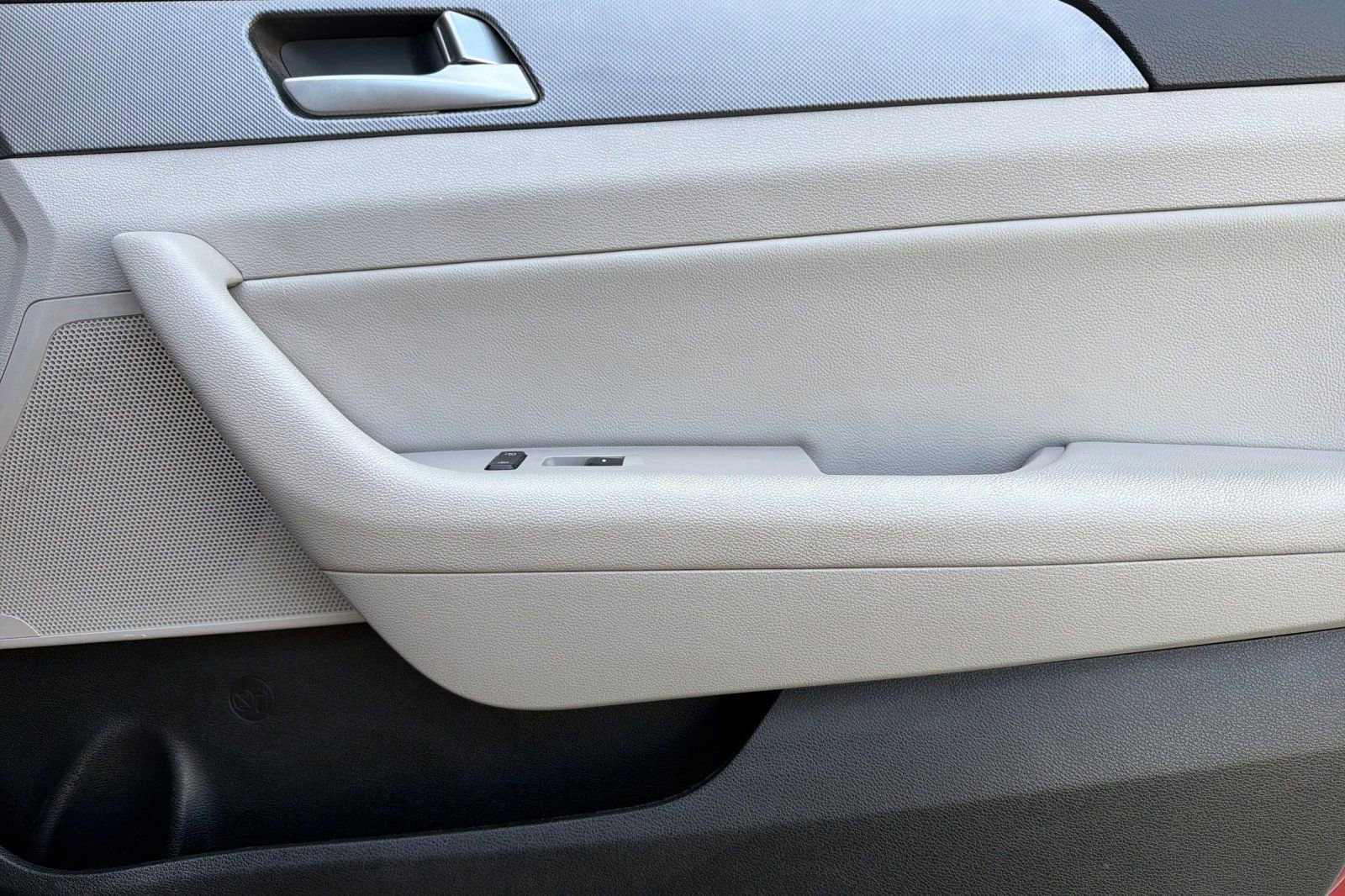 Used 2015 Hyundai Sonata SE w/ Option Group 02 image 22