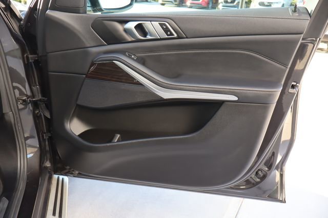 Used 2023 BMW X5 xDrive40i AWD/4WD image 32