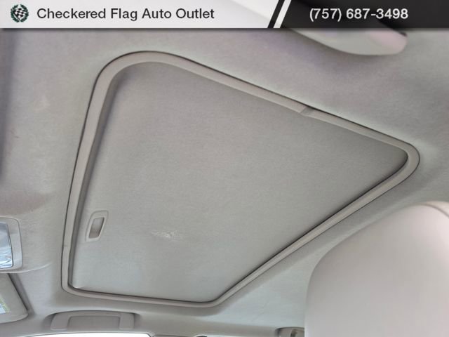 Used 2012 Toyota Camry XLE w/ Leather Pkg image 10