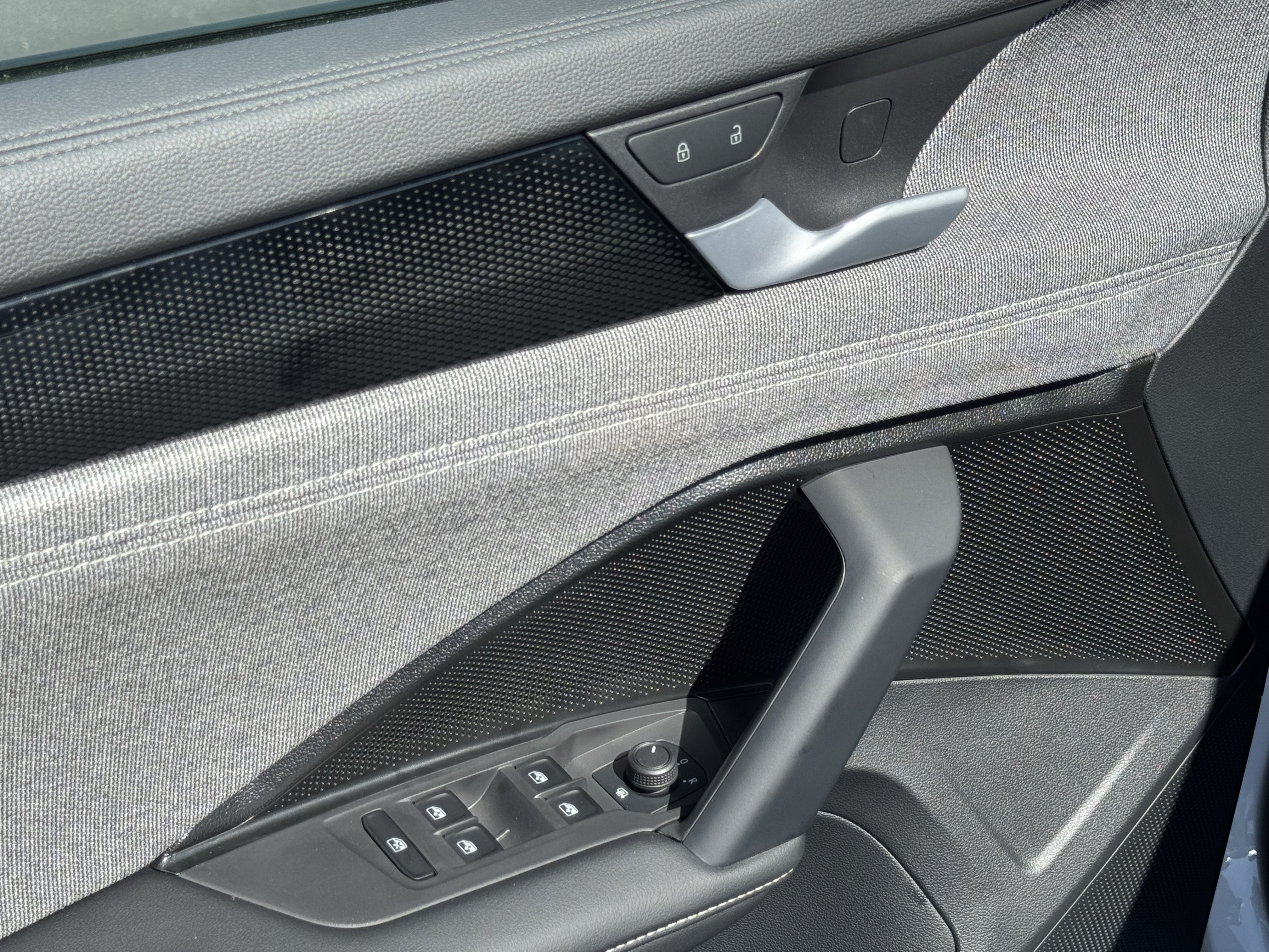 Certified 2025 Volkswagen Tiguan S FWD image 14