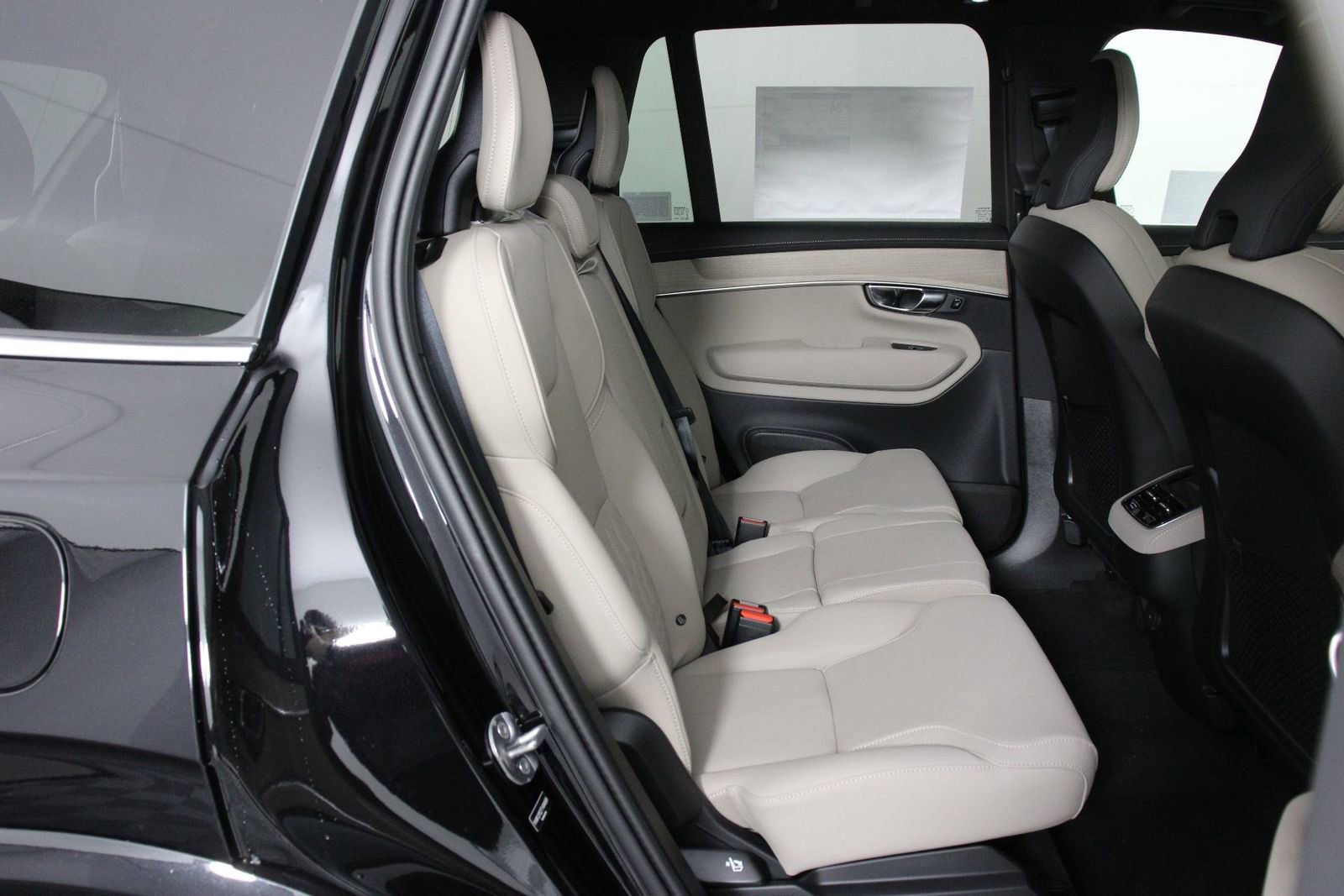 New 2026 Volvo XC90 B5 Plus image 11