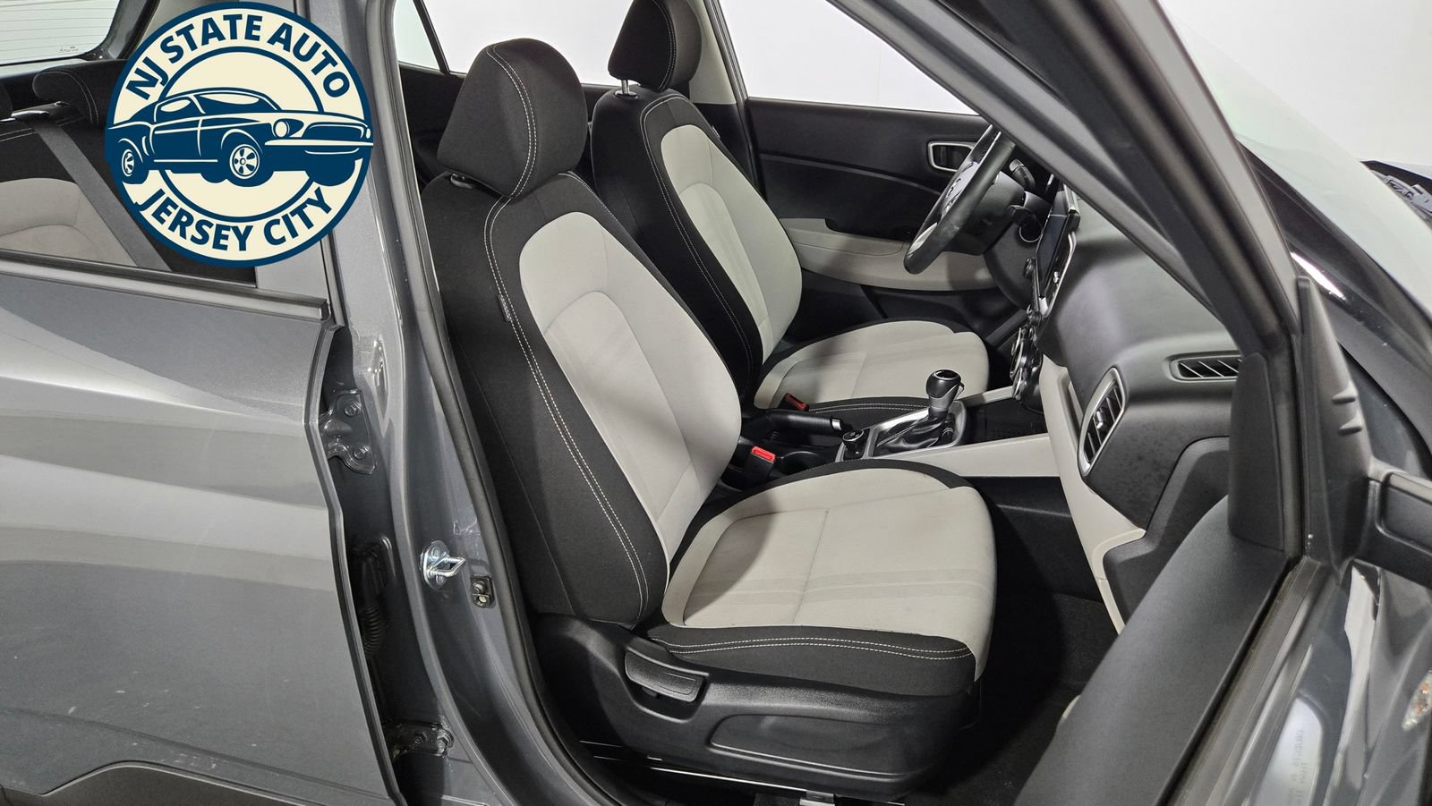 Used 2026 Hyundai Venue SEL FWD image 34