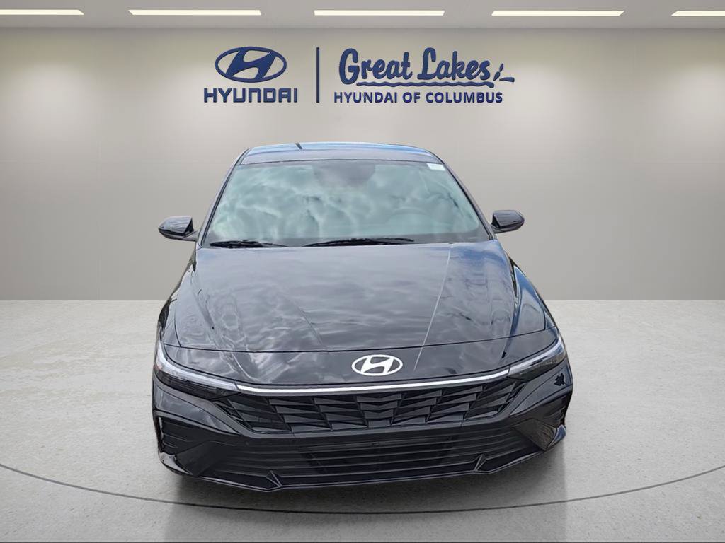 Certified 2025 Hyundai Elantra Sport FWD image 8
