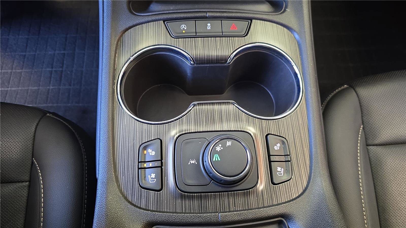 Used 2023 GMC Acadia SLT w/ Elevation Edition image 22