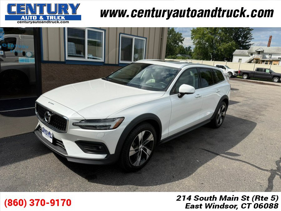 Used 2022 Volvo V60 T5 Cross Country