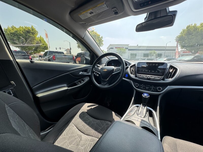 Used 2018 Chevrolet Volt LT FWD image 36