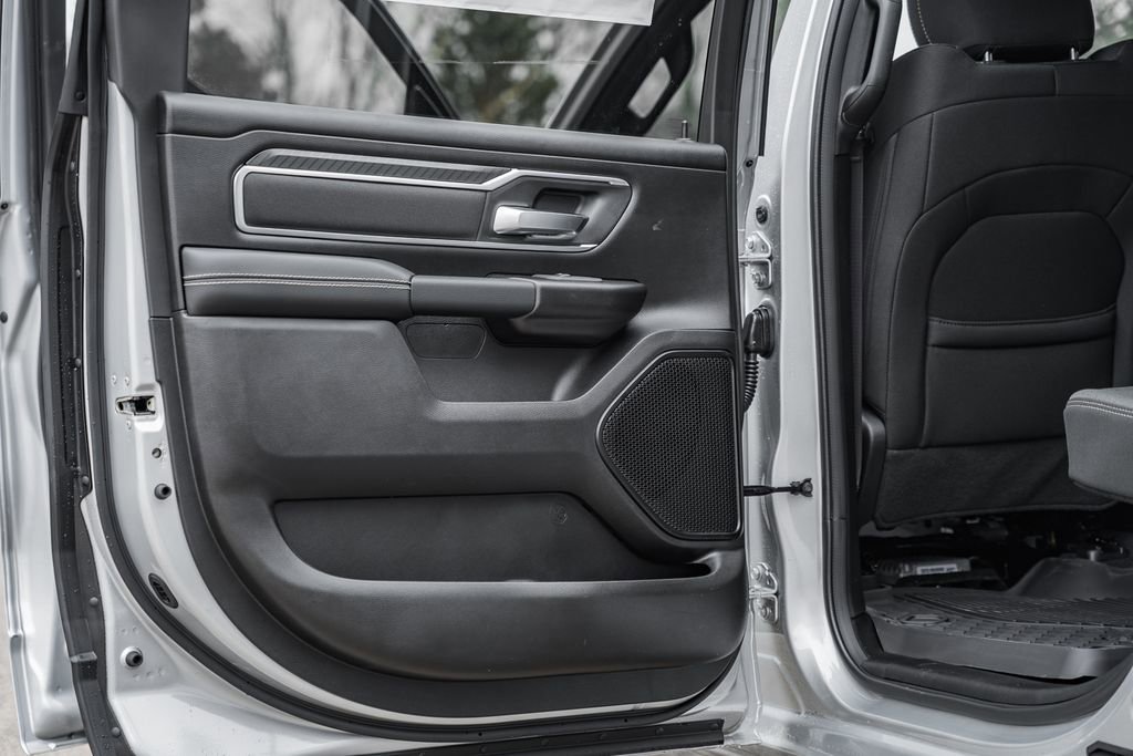 New 2026 RAM 1500 4x4 Crew Cab image 39
