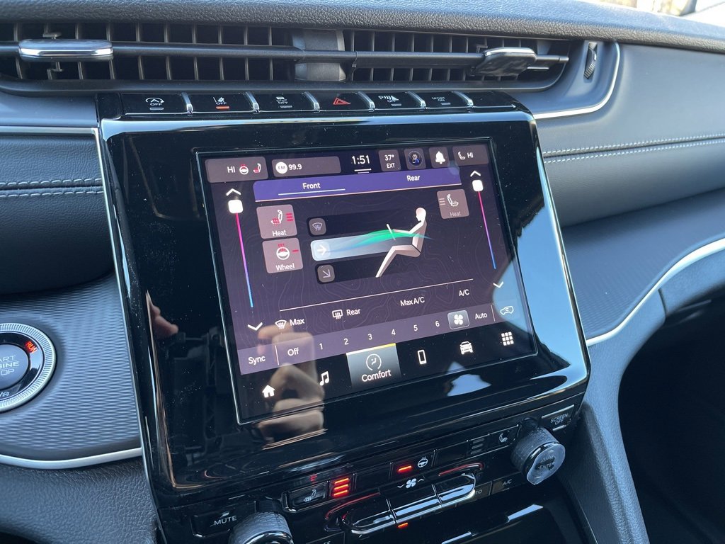 New 2025 Jeep Grand Cherokee L Altitude image 10