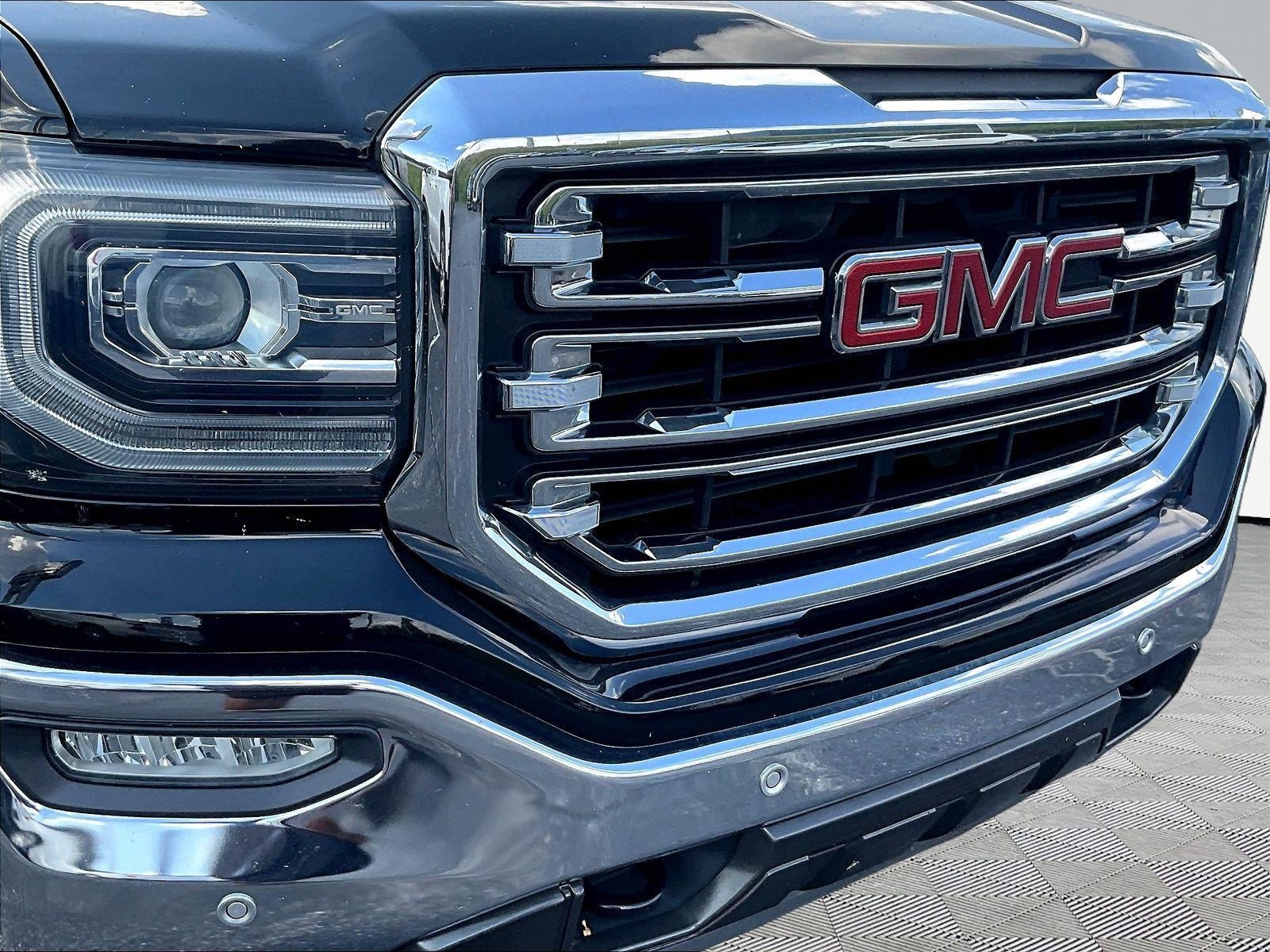 Used 2018 GMC Sierra 1500 SLT AWD/4WD image 30
