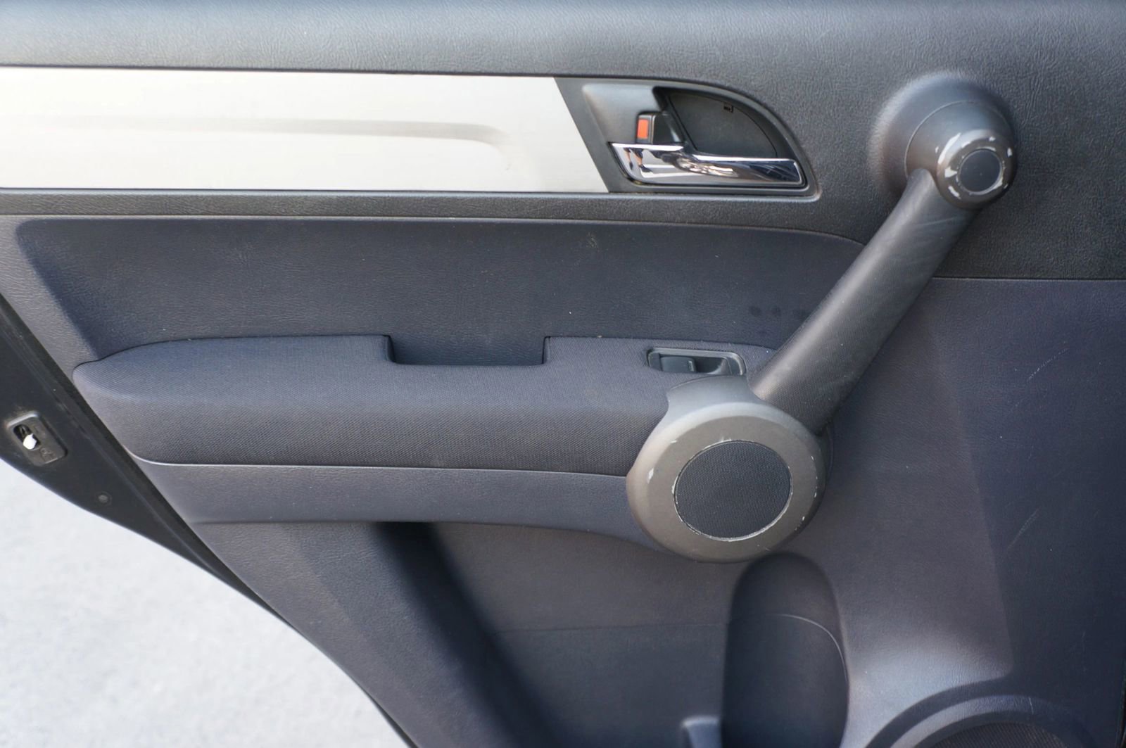 Used 2010 Honda CR-V LX image 24