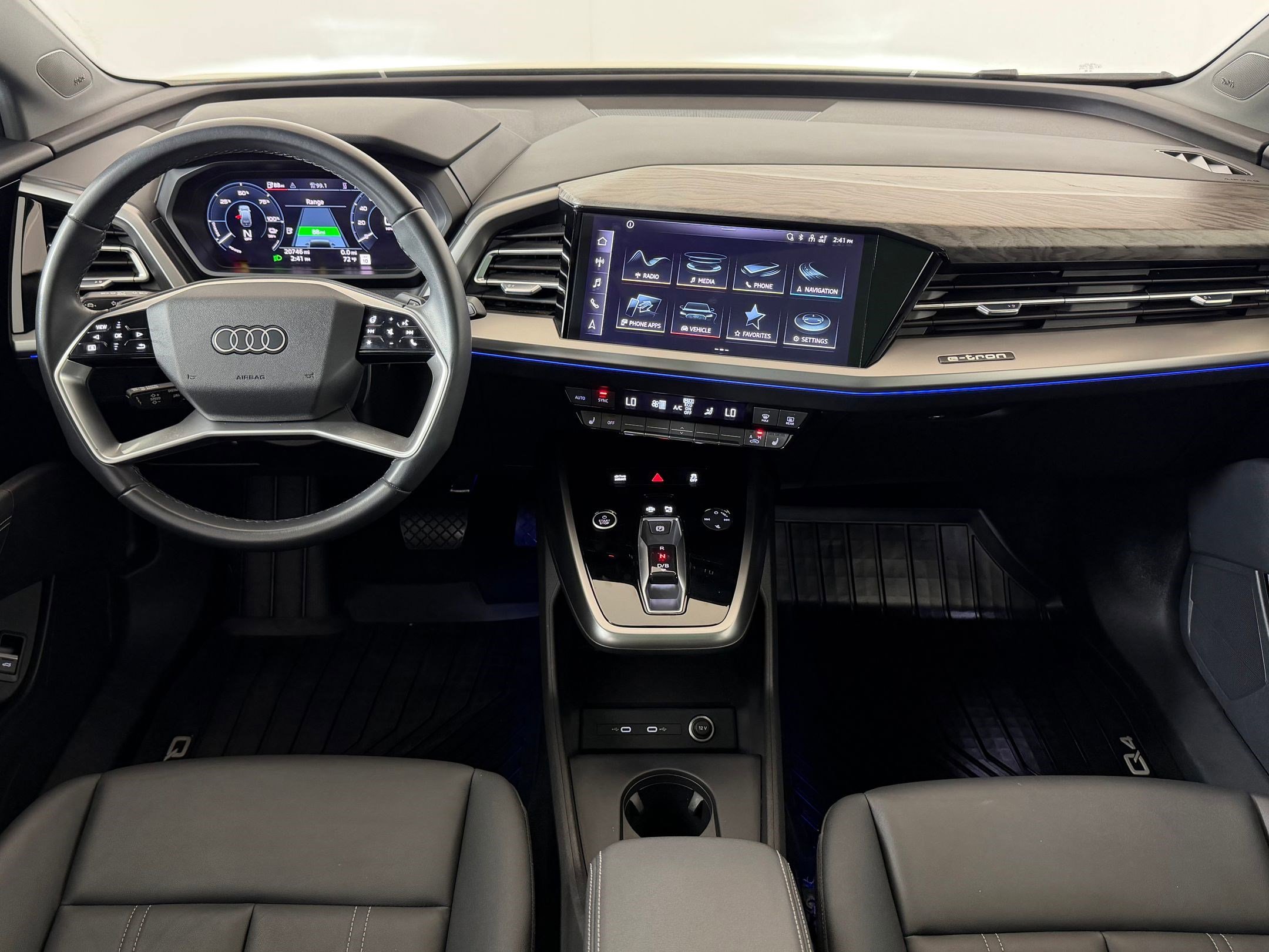 Used 2023 Audi Q4 e-tron Premium Plus w/ Premium Plus image 16