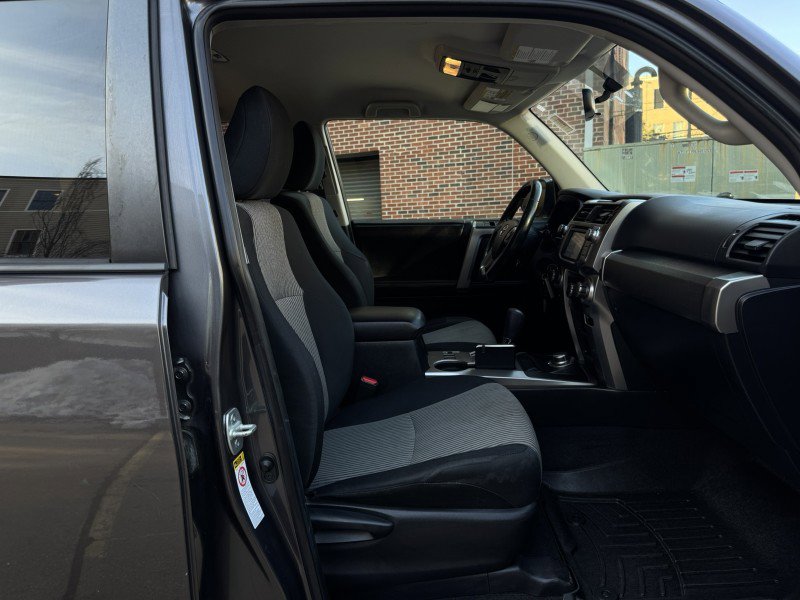 Used 2015 Toyota 4Runner SR5 image 27