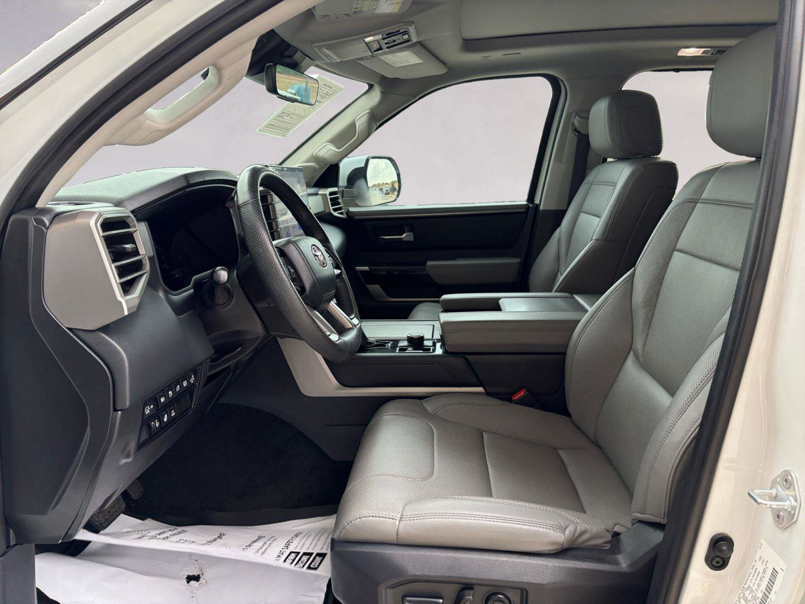 Used 2023 Toyota Sequoia Limited image 9