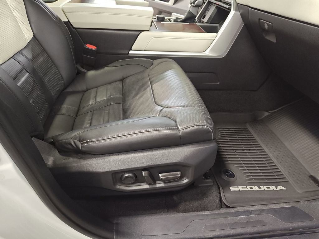 Used 2024 Toyota Sequoia Capstone AWD/4WD image 34