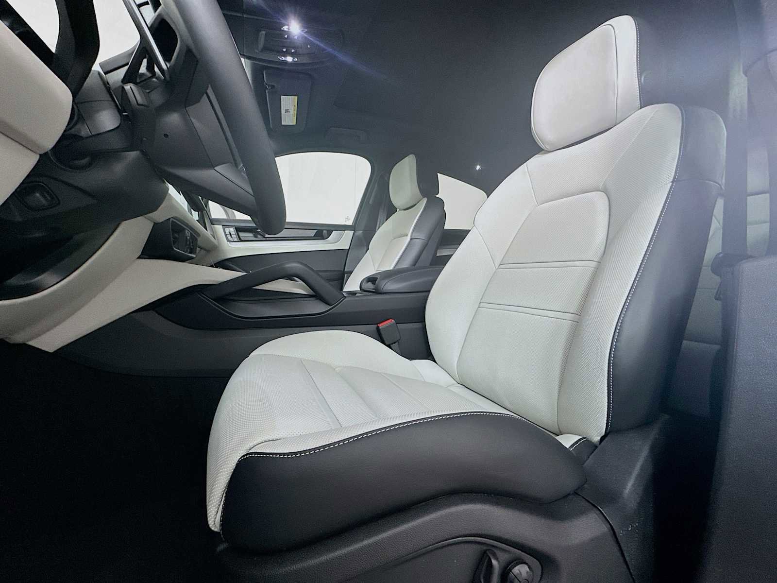 New 2026 Porsche Cayenne Coupe image 5