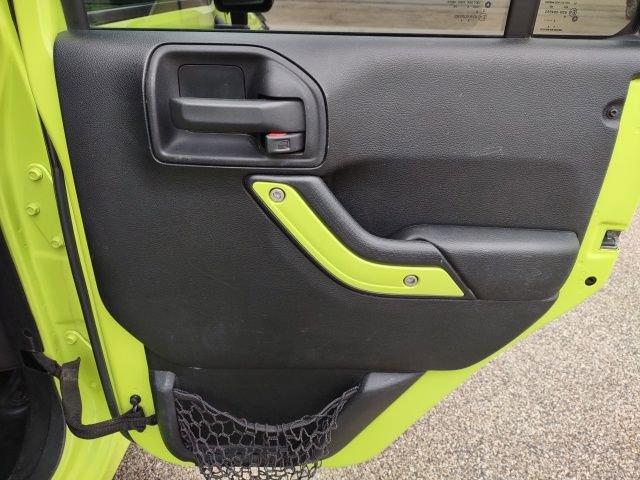 Used 2016 Jeep Wrangler Unlimited Sahara image 19