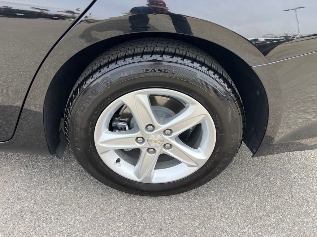 Used 2023 Chevrolet Malibu LS image 14