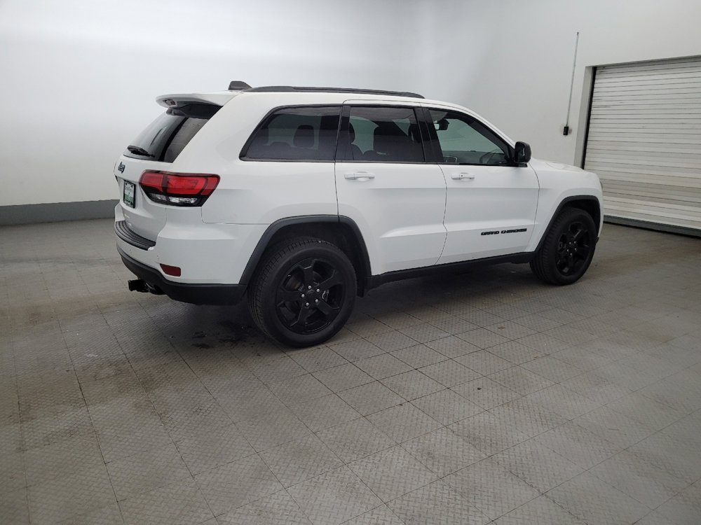 Used 2018 Jeep Grand Cherokee Laredo AWD/4WD image 10