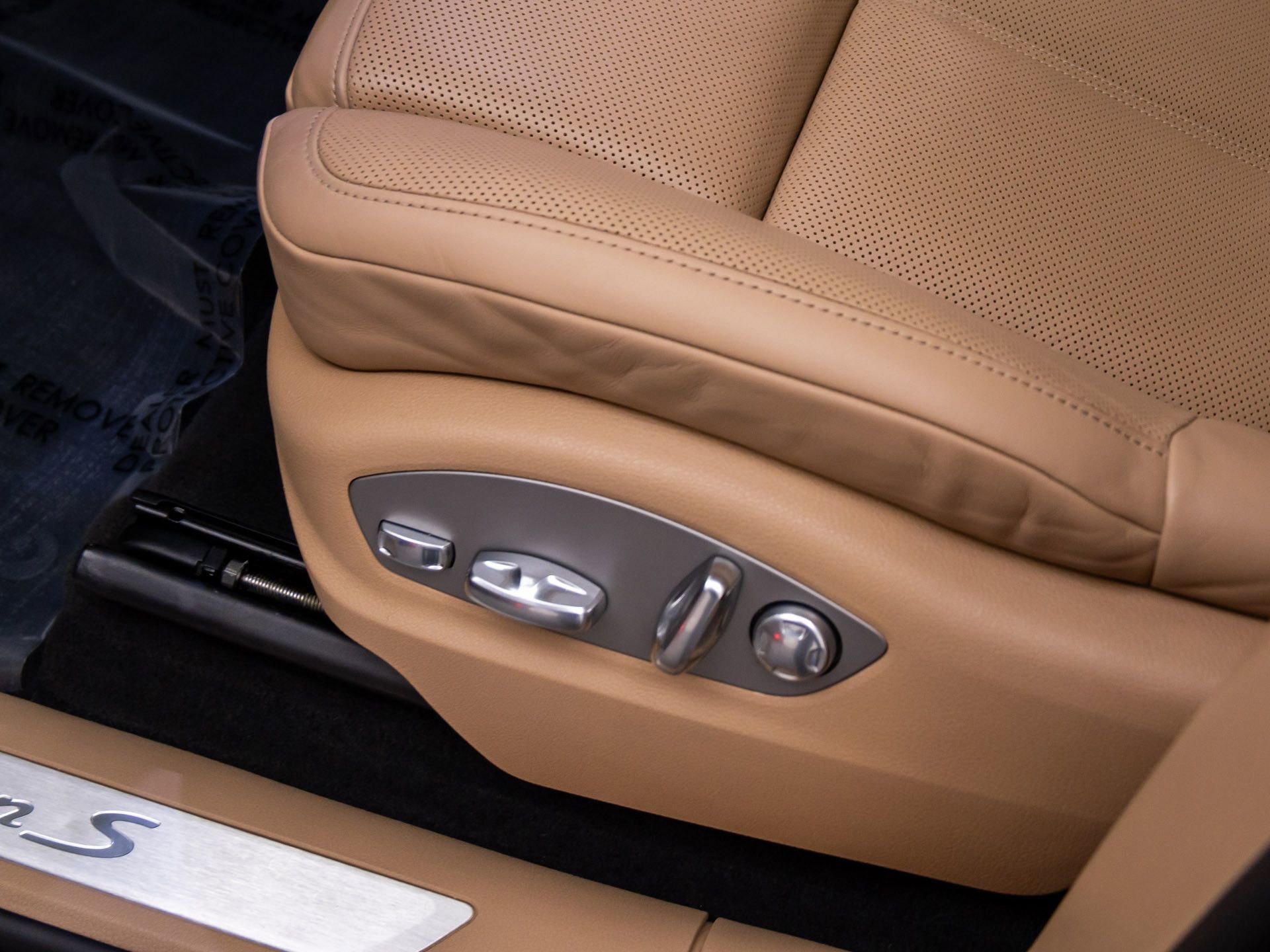 Certified 2021 Porsche Macan S image 16