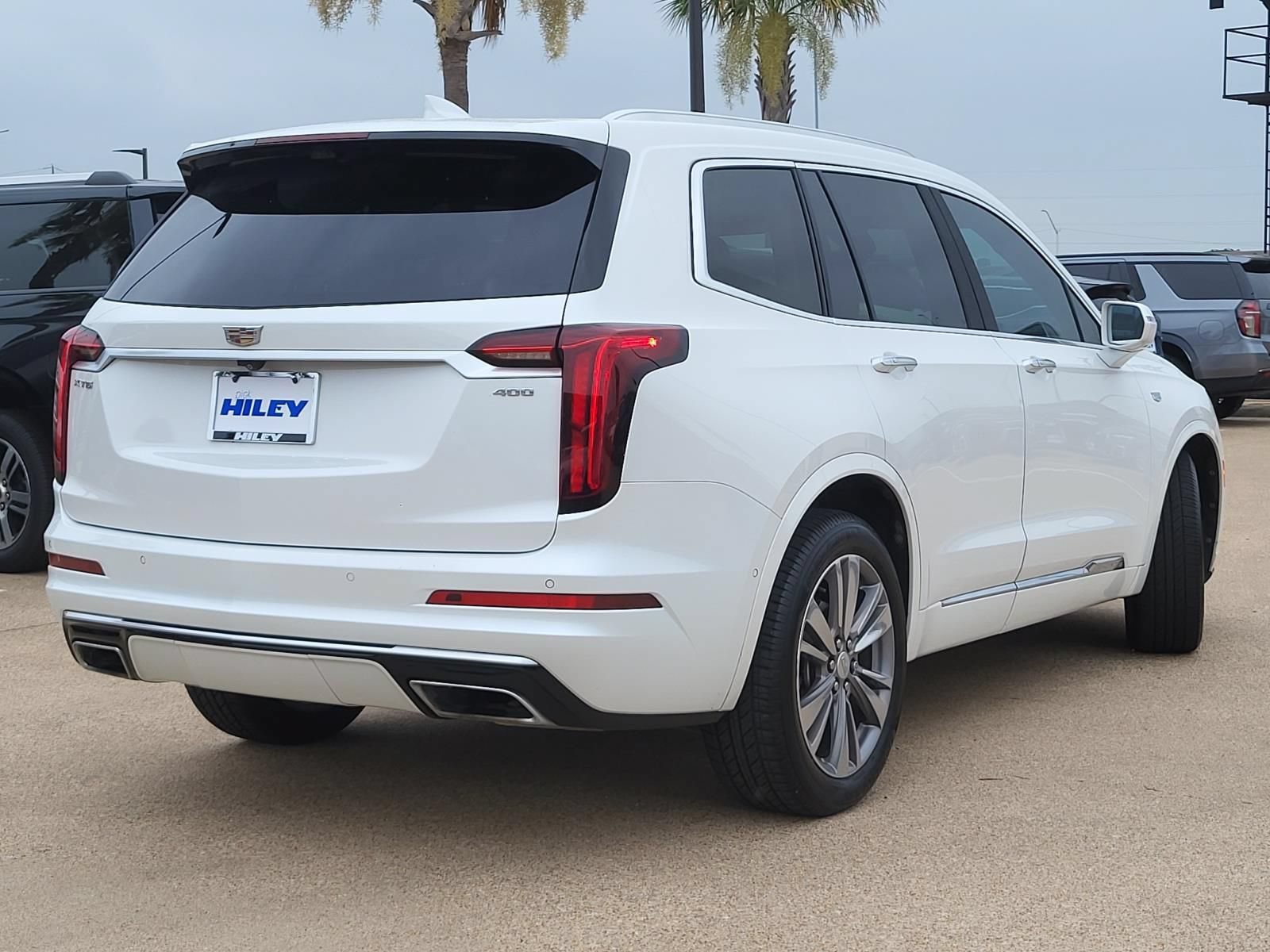 Used 2020 Cadillac XT6 Premium Luxury FWD image 4