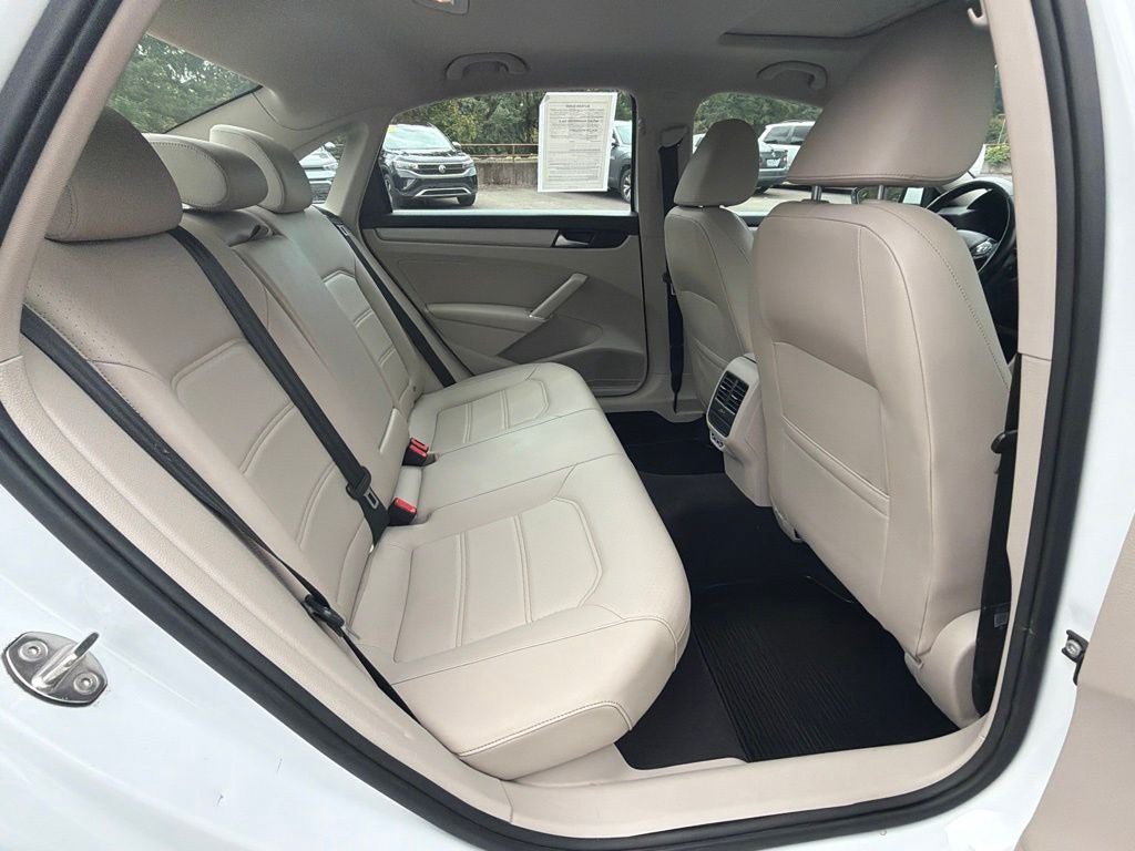 Used 2020 Volkswagen Passat 2.0T SE FWD image 13