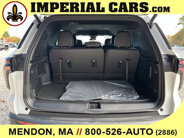 New 2027 Chevrolet Traverse LT w/ Driver Confidence Package AWD/4WD image 12