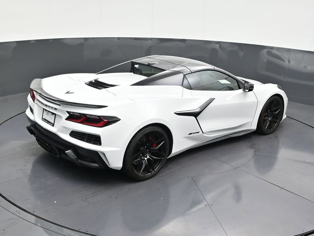 Used 2025 Chevrolet Corvette Z06 image 18